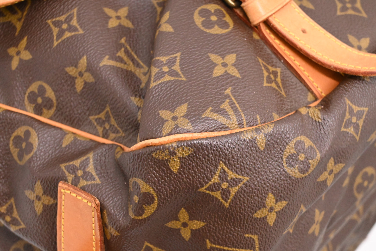 Louis Vuitton Saumur 43 in Monogram Canvas