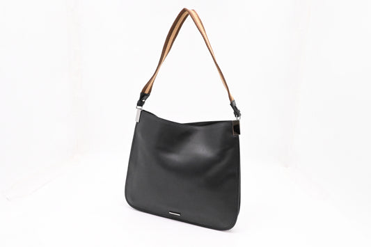 Gucci Shoulder Bag in Black Leather