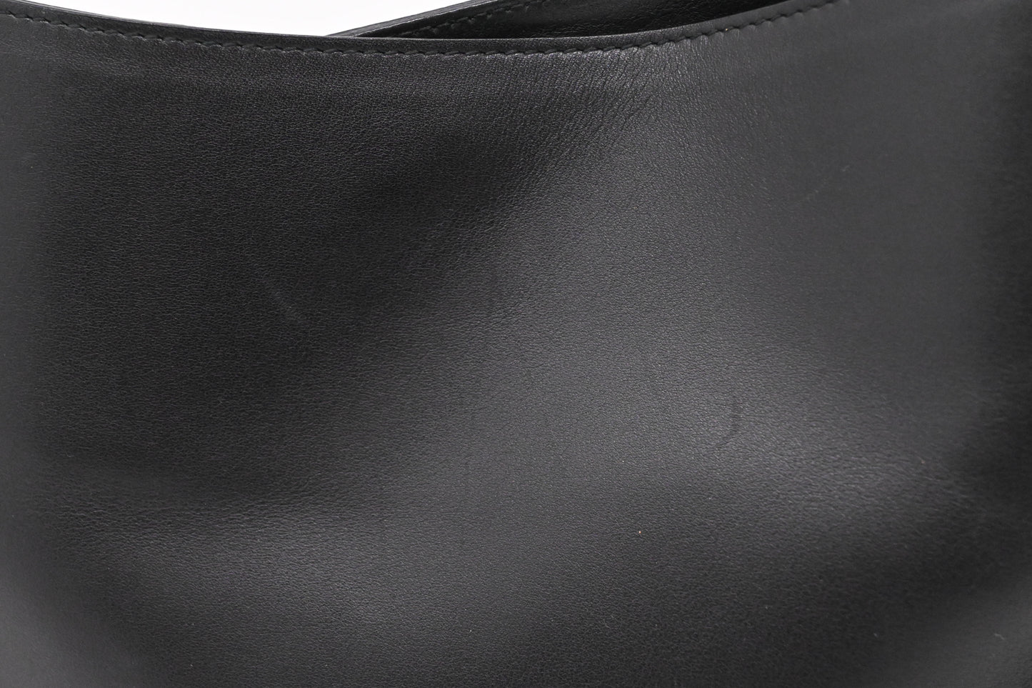 Gucci Shoulder Bag in Black Leather
