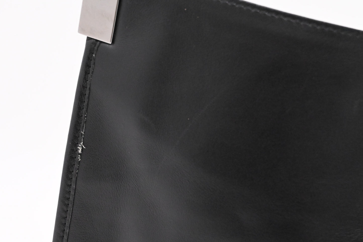 Gucci Shoulder Bag in Black Leather