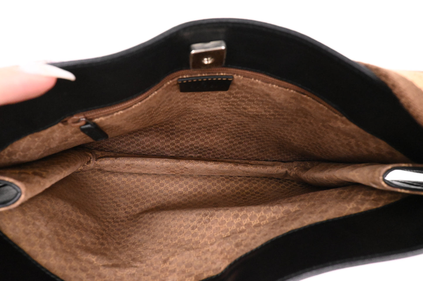 Gucci Shoulder Bag in Black Leather