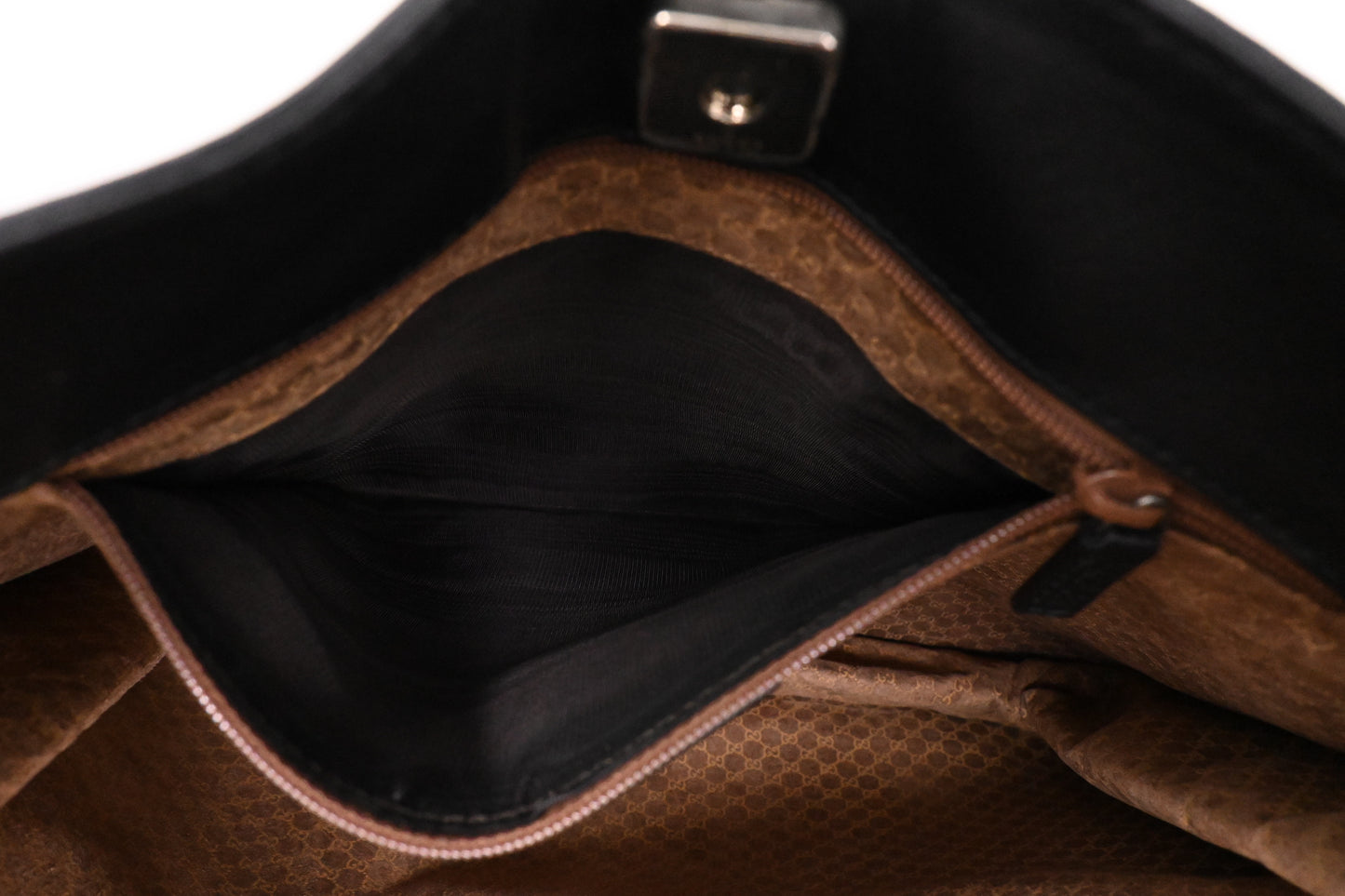 Gucci Shoulder Bag in Black Leather