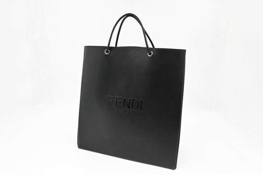 Fendi Shopping Bag in Black Leather