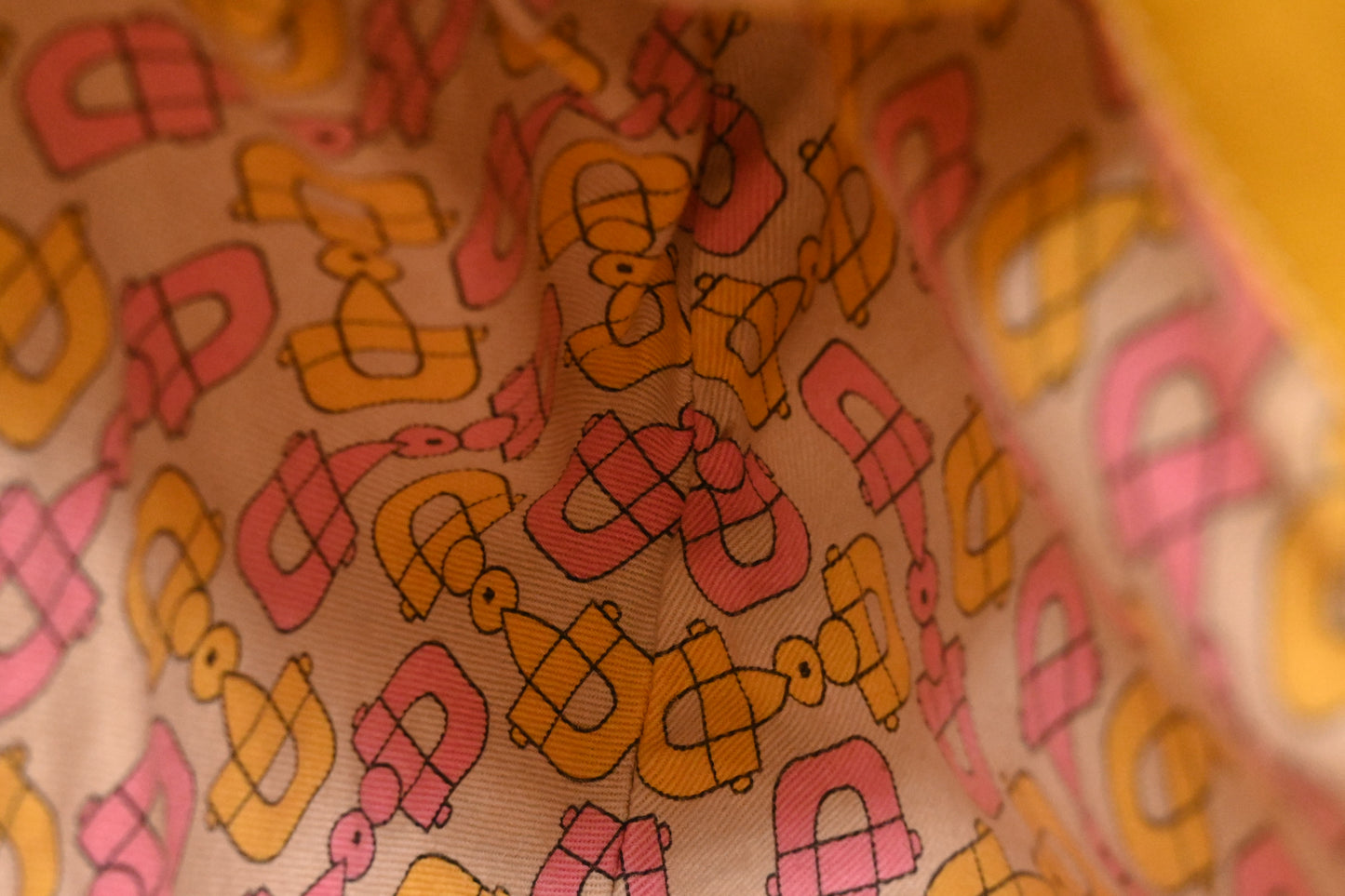 Gucci Tote Bag in Yellow Guccissima Leather