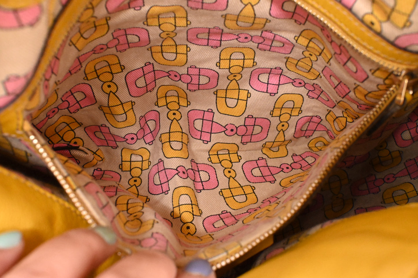 Gucci Tote Bag in Yellow Guccissima Leather