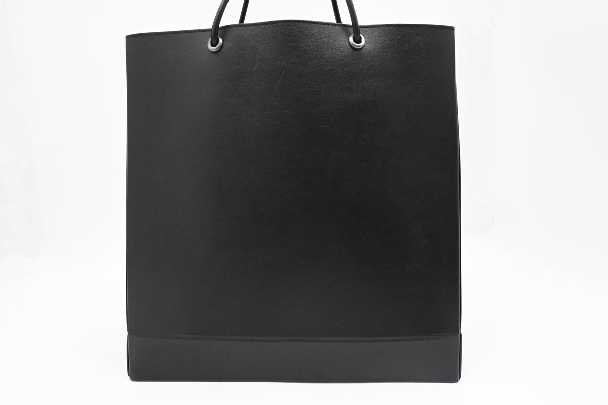 Fendi Shopping Bag in Black Leather
