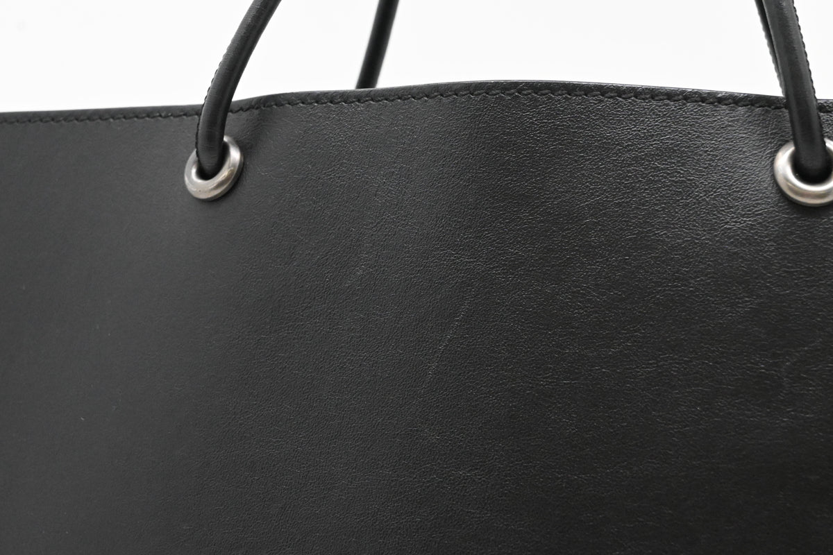 Fendi Shopping Bag in Black Leather