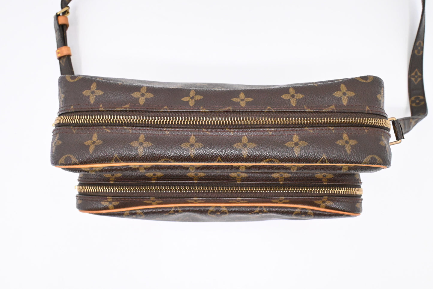 Louis Vuitton Nile in Monogram Canvas