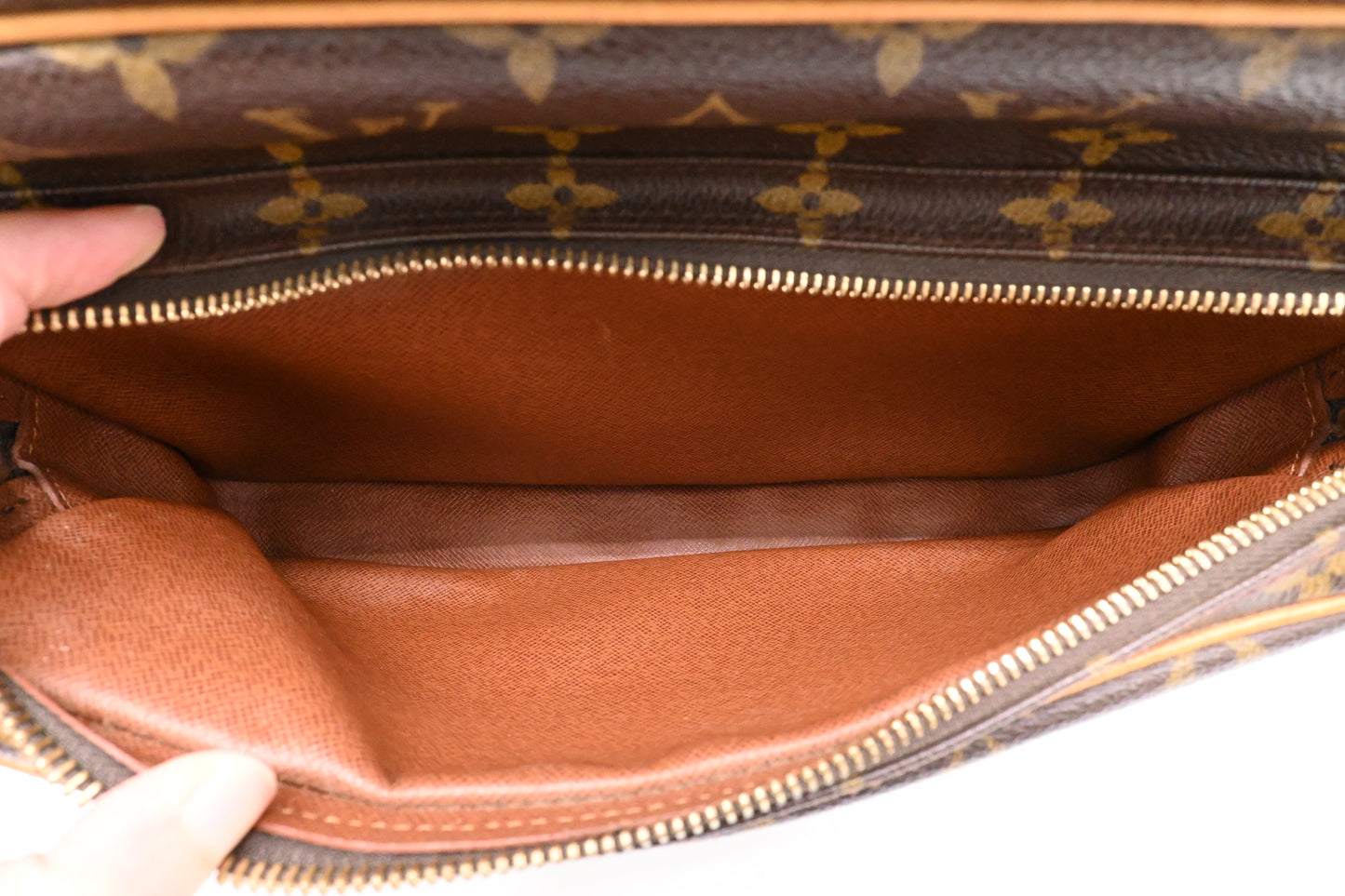 Louis Vuitton Nile in Monogram Canvas