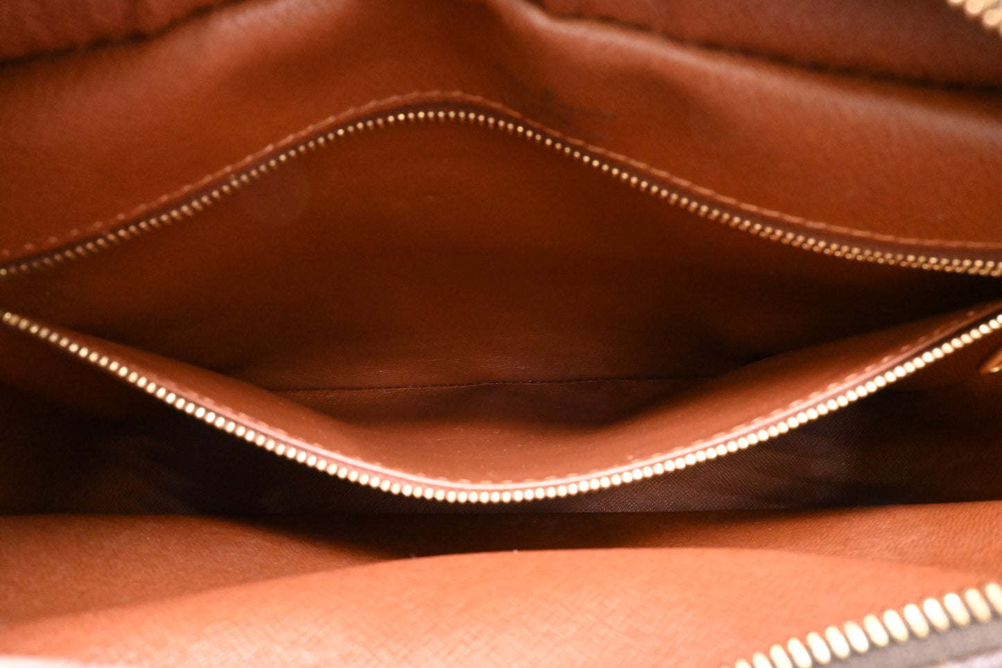 Louis Vuitton Nile in Monogram Canvas