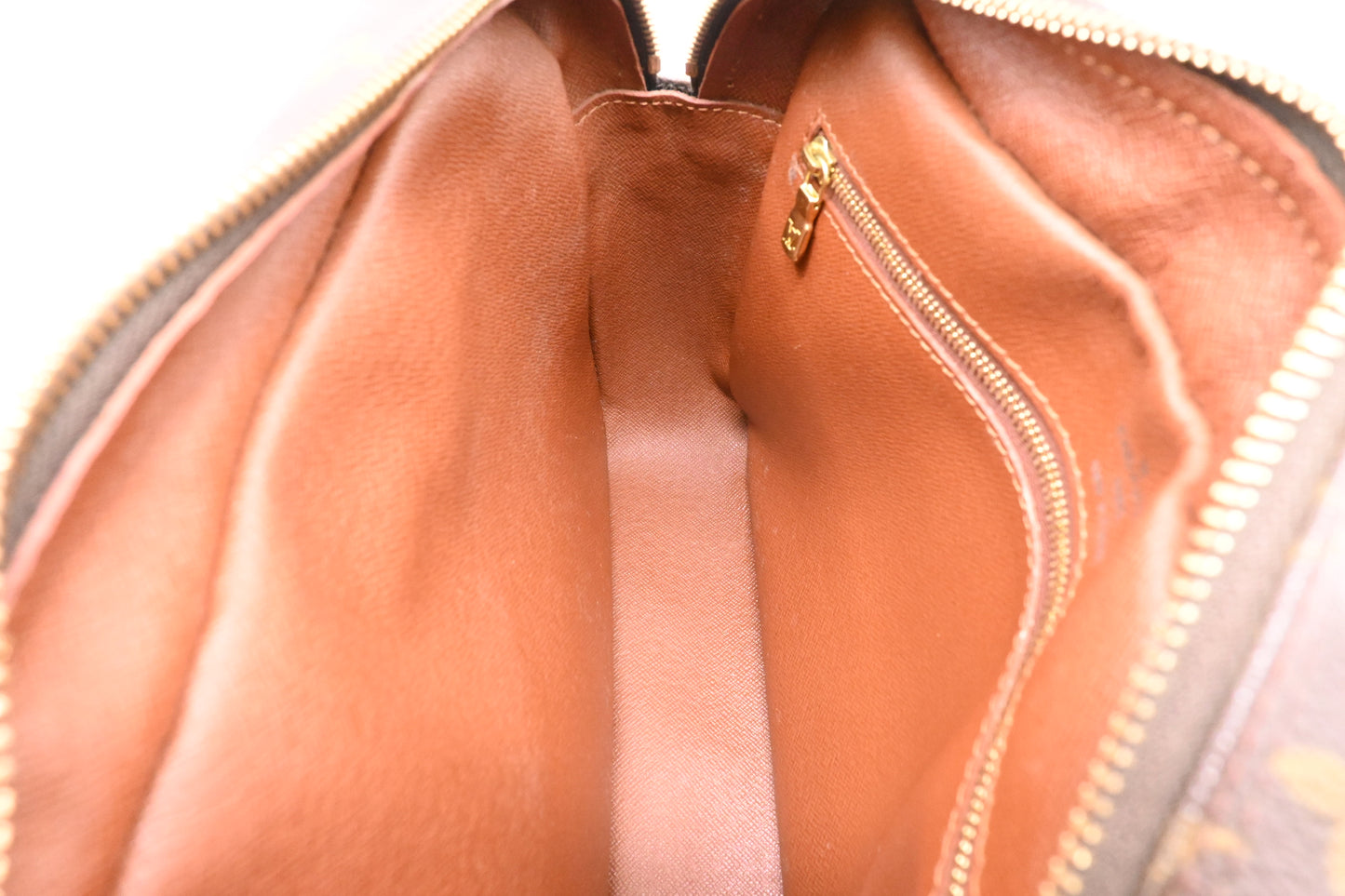 Louis Vuitton Nile in Monogram Canvas