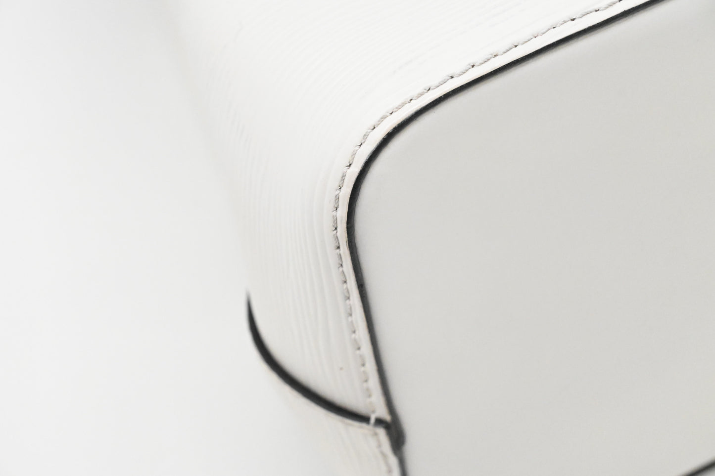 Louis Vuitton Neo Noe BB in White Epi Leather