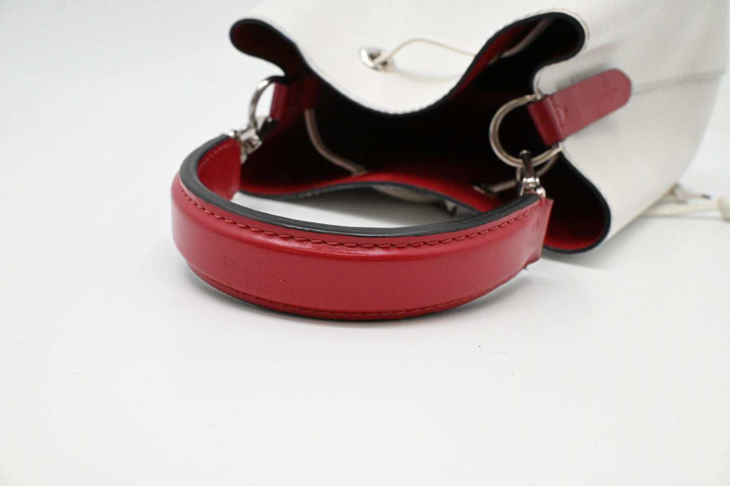 Louis Vuitton Neo Noe BB in White Epi Leather