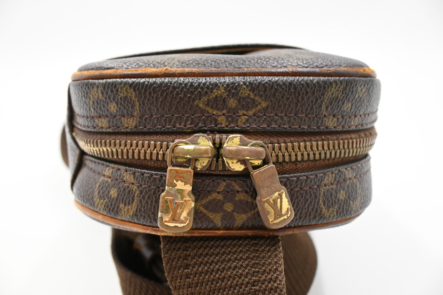 Louis Vuitton Pochette Gange in Monogram Canvas
