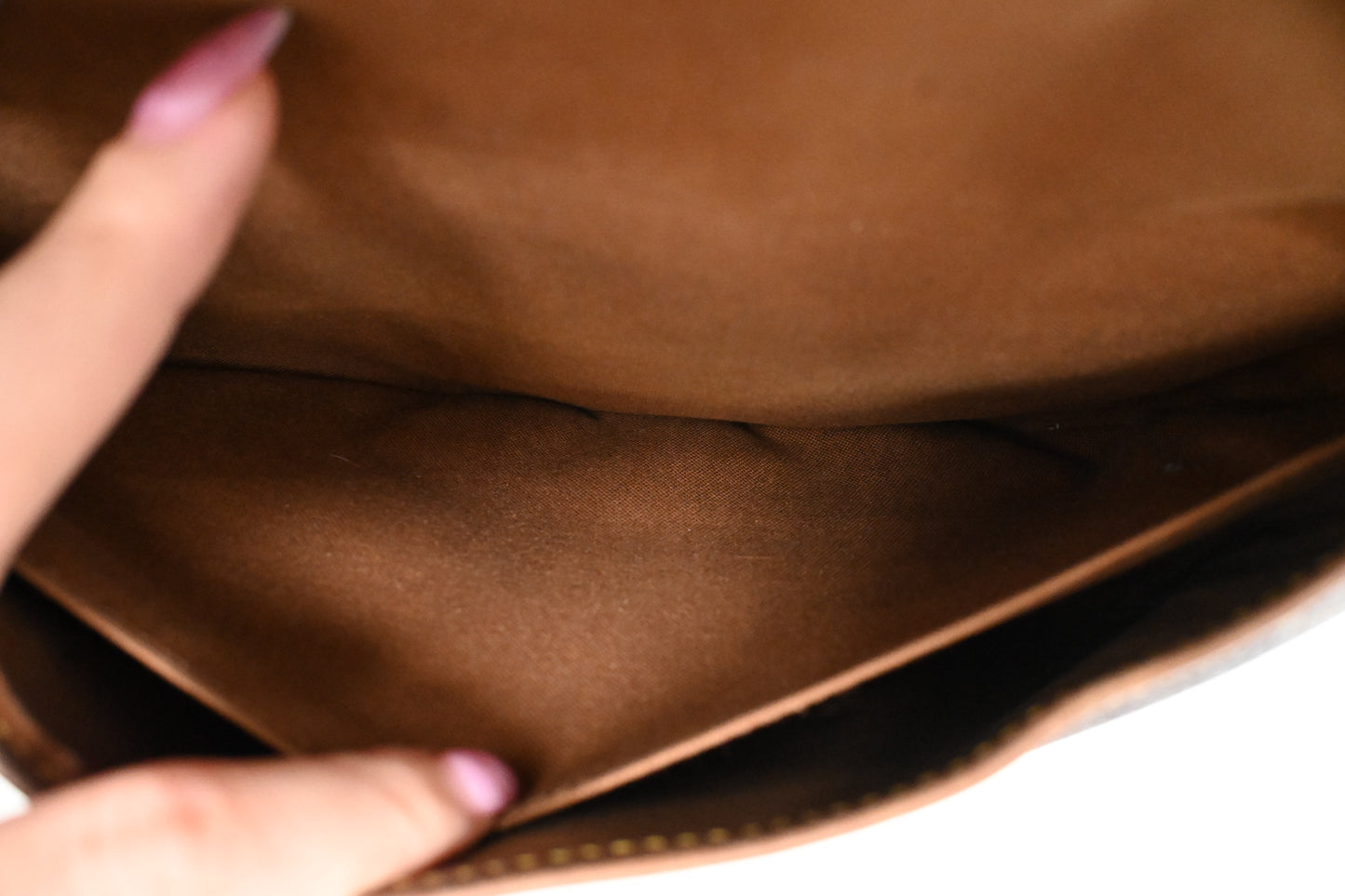 Louis Vuitton Saumur 30 in Monogram Canvas