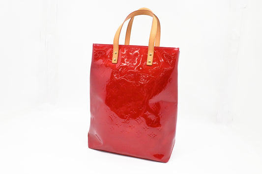 Louis Vuitton Reade MM in Red Vernis