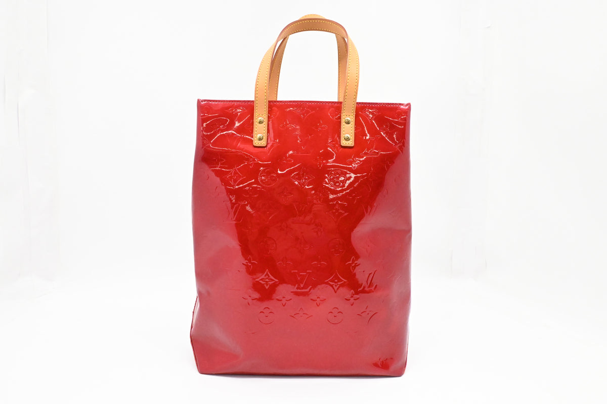 Louis Vuitton Reade MM in Red Vernis