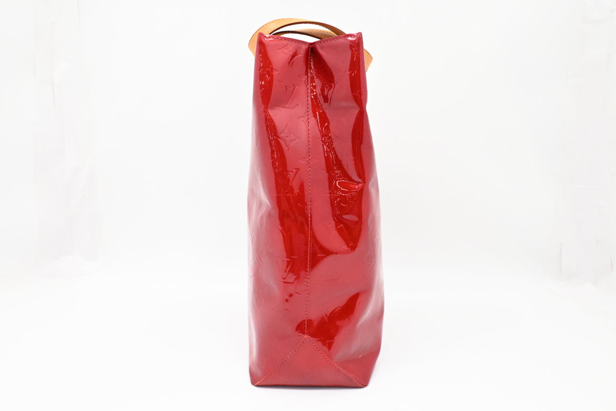 Louis Vuitton Reade MM in Red Vernis