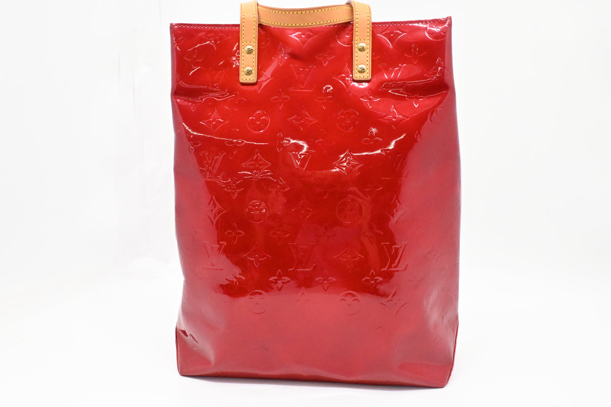 Louis Vuitton Reade MM in Red Vernis