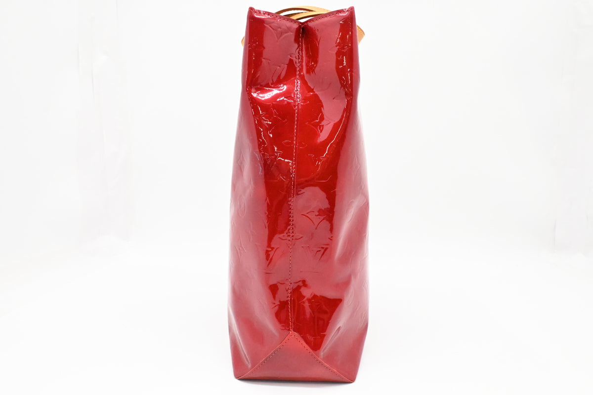 Louis Vuitton Reade MM in Red Vernis