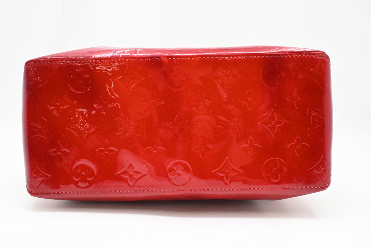 Louis Vuitton Reade MM in Red Vernis