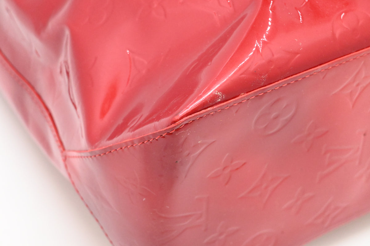 Louis Vuitton Reade MM in Red Vernis