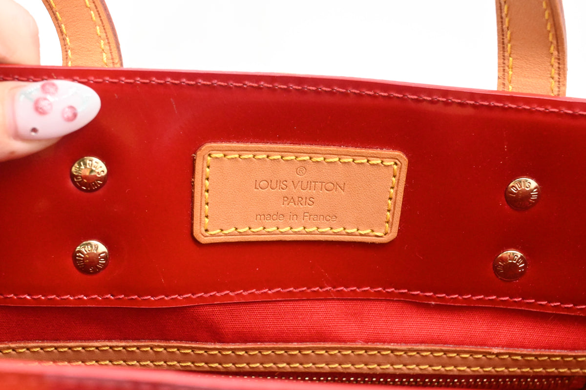 Louis Vuitton Reade MM in Red Vernis