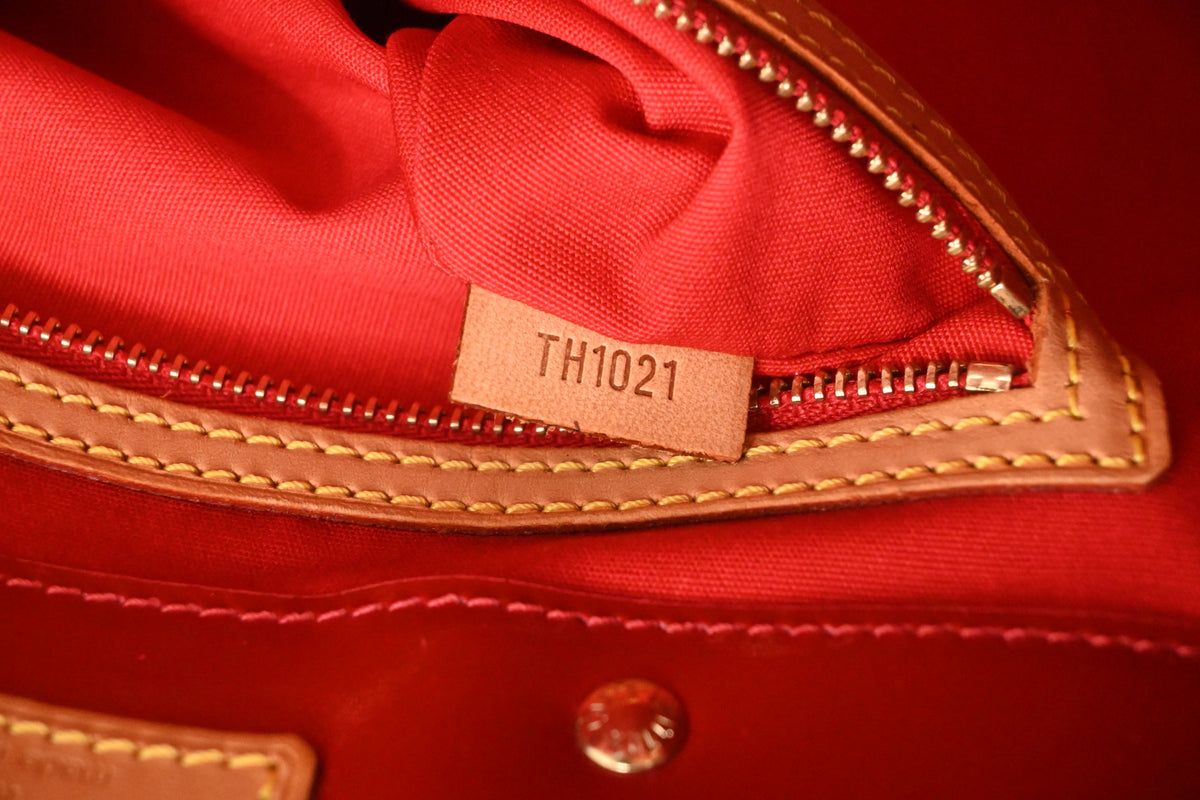 Louis Vuitton Reade MM in Red Vernis