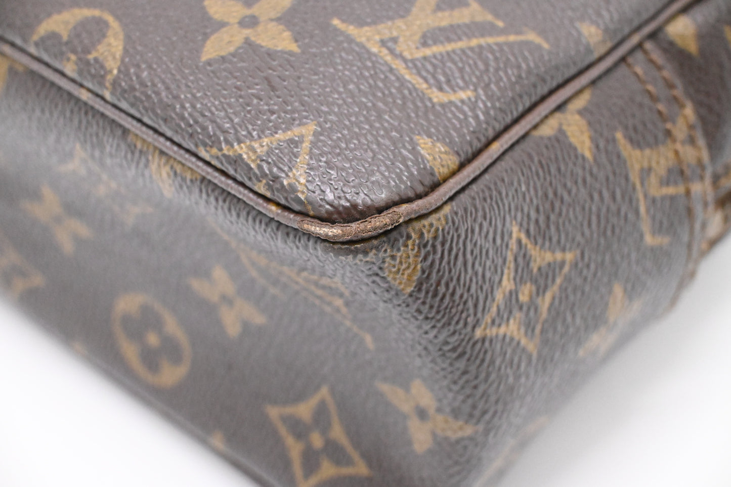 Louis Vuitton Trousse 28 in Monogram Canvas