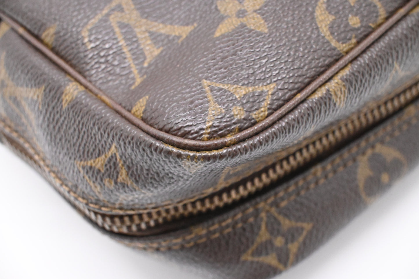 Louis Vuitton Trousse 28 in Monogram Canvas