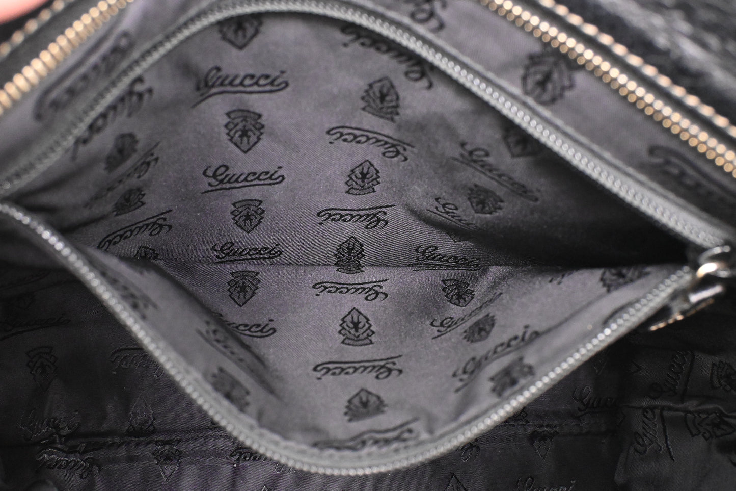 Gucci Crossbody in Black Guccissima Leather