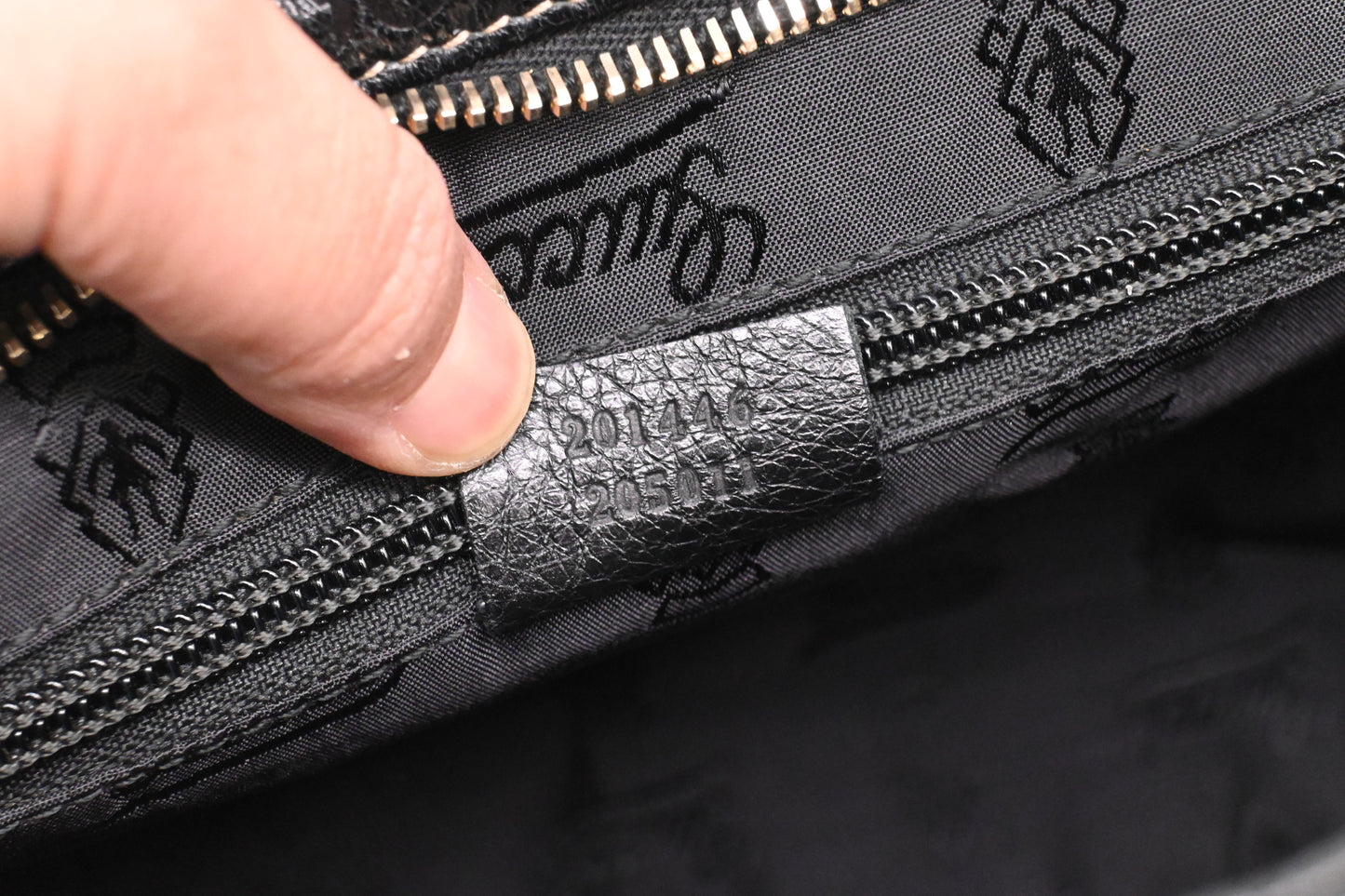 Gucci Crossbody in Black Guccissima Leather