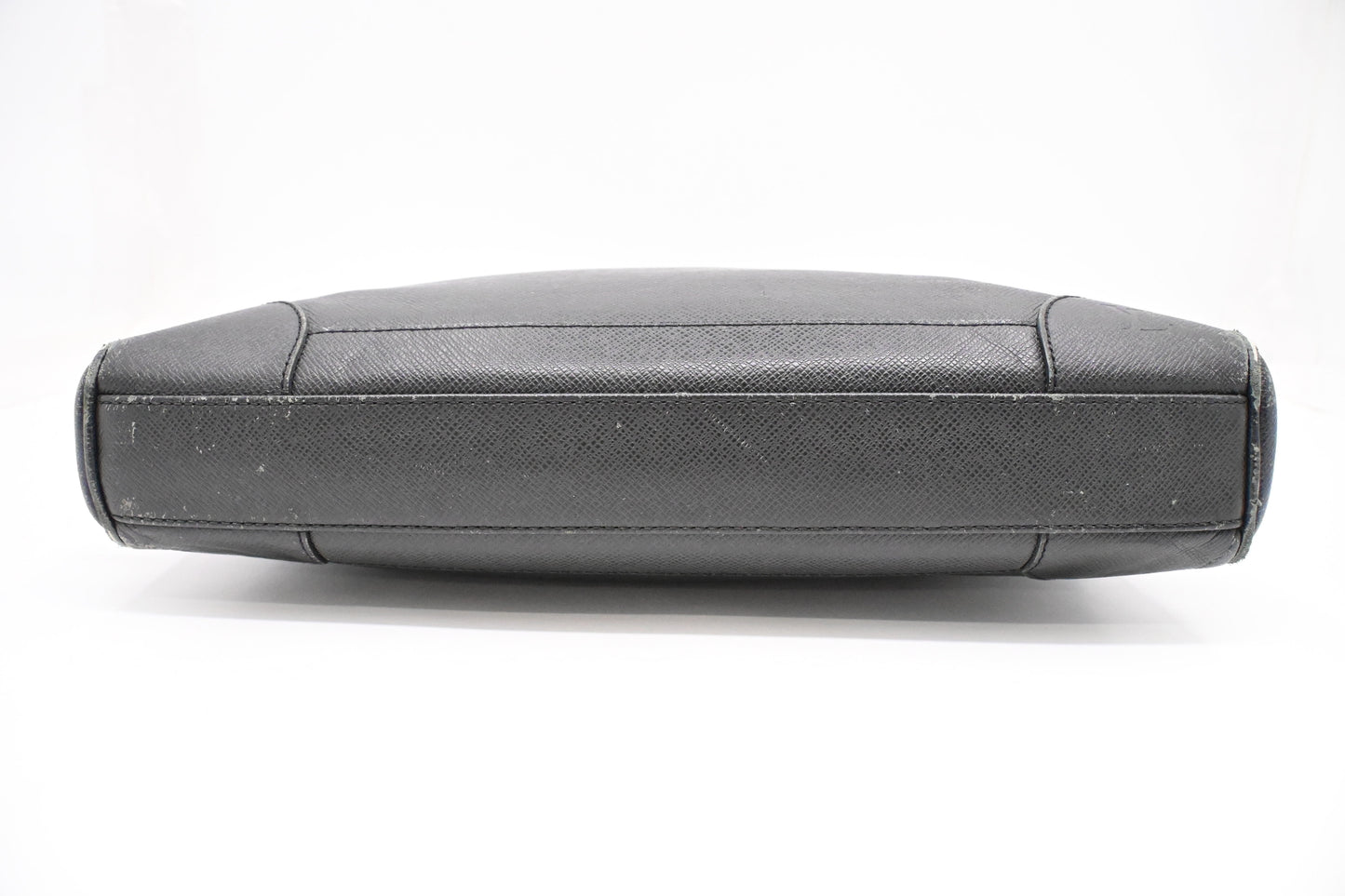 Louis Vuitton Igor Business Bag in Black Taiga Leather