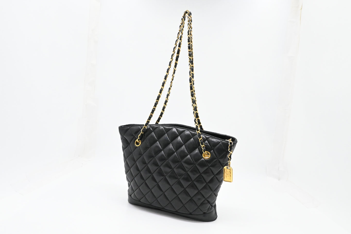 Chanel Chain Shoulder Bag in Black Leather
