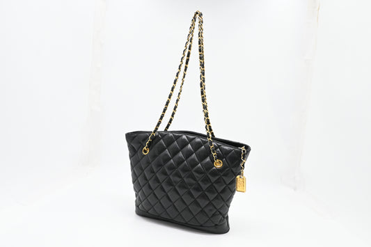 Chanel Chain Shoulder Bag in Black Leather