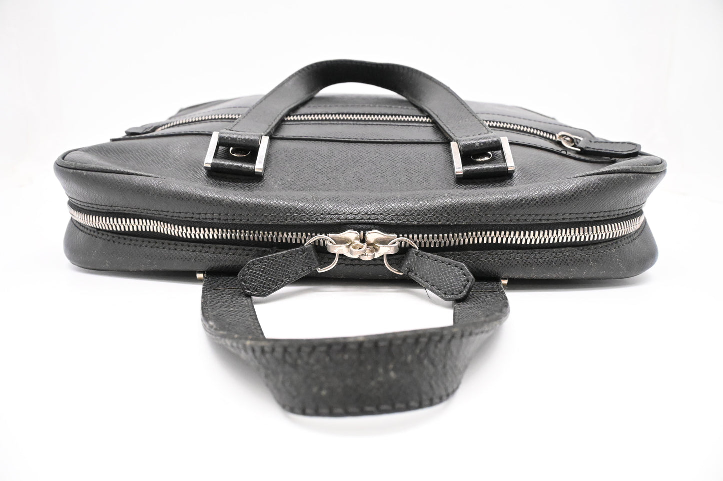 Louis Vuitton Igor Business Bag in Black Taiga Leather