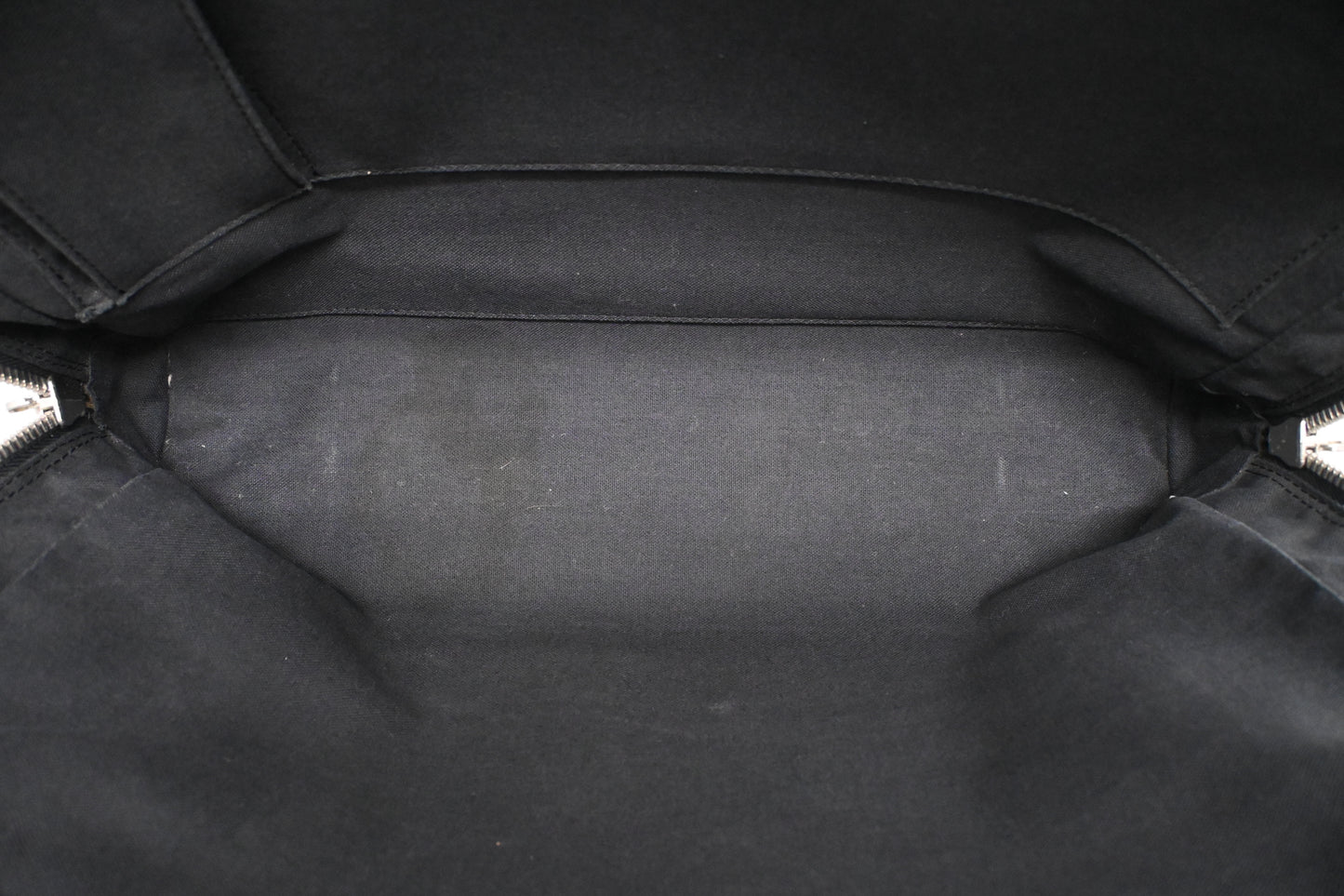 Louis Vuitton Igor Business Bag in Black Taiga Leather