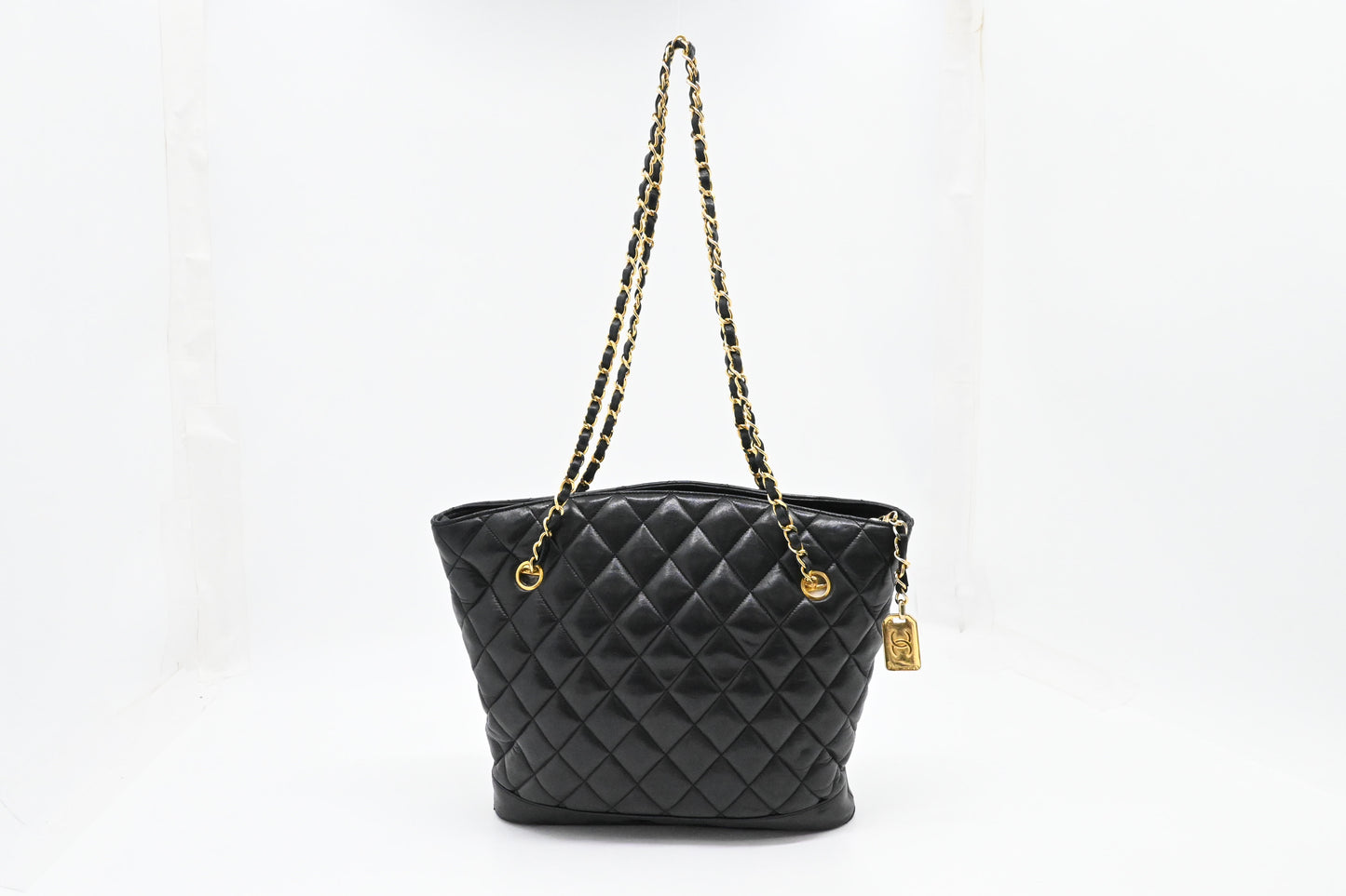 Chanel Chain Shoulder Bag in Black Leather