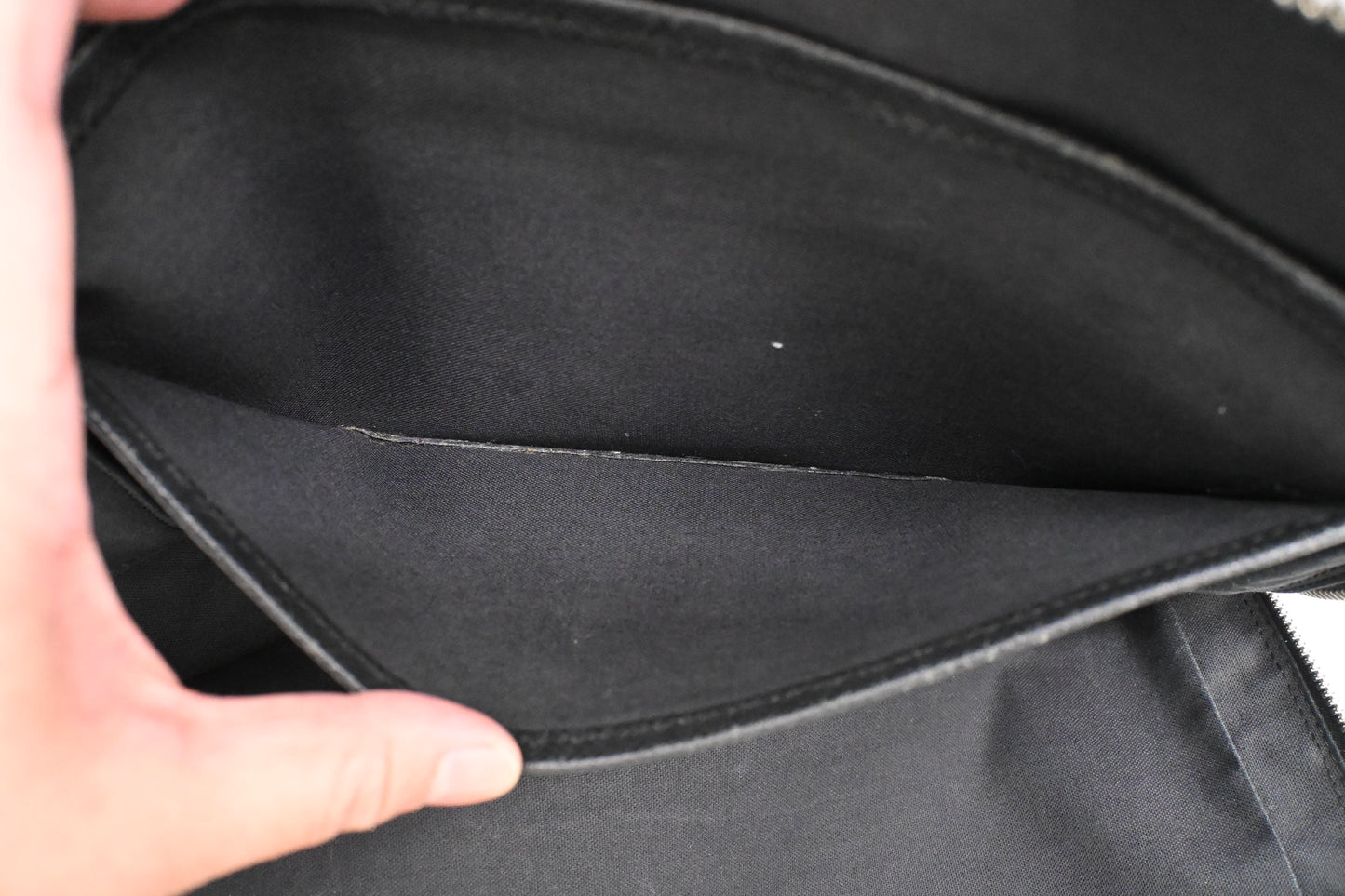 Louis Vuitton Igor Business Bag in Black Taiga Leather