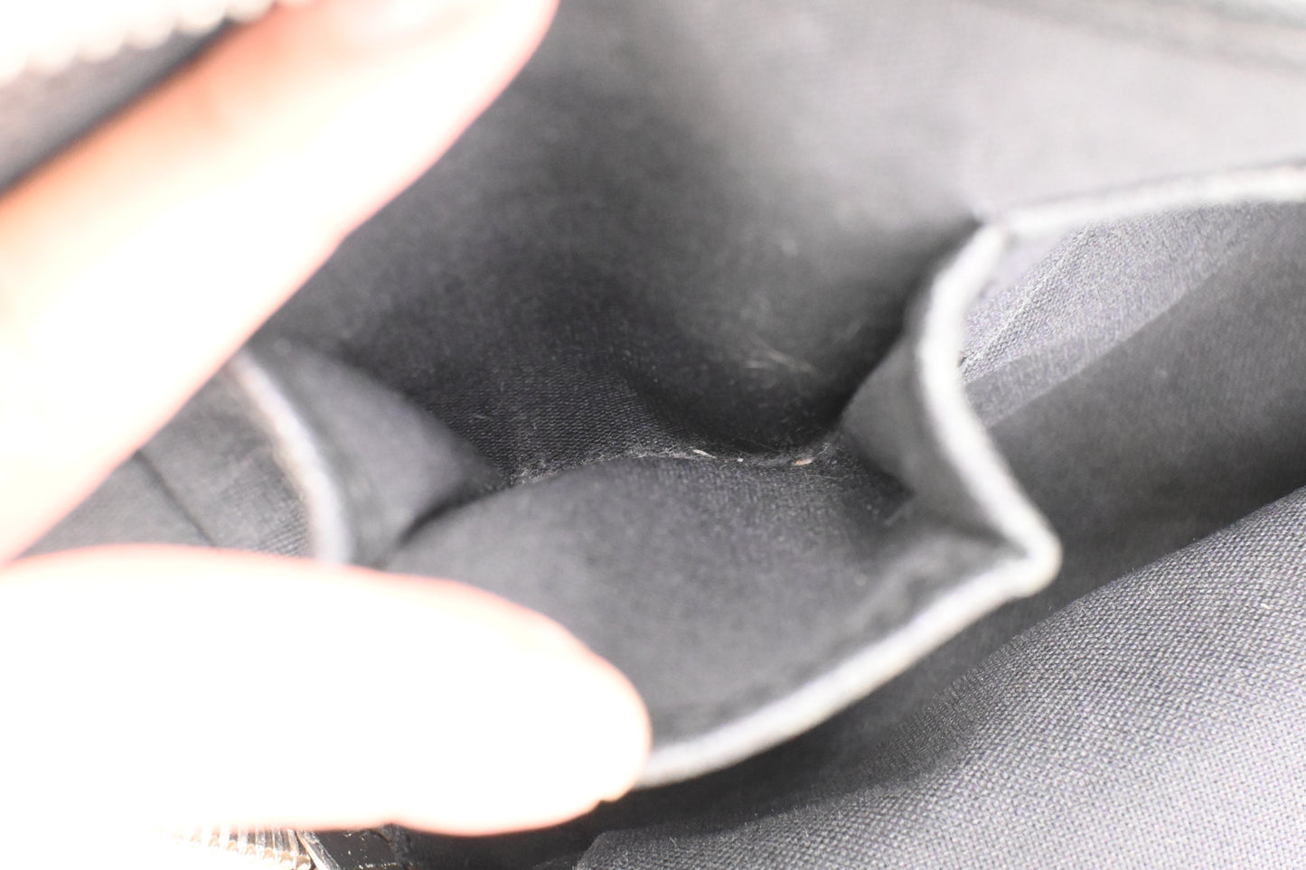 Louis Vuitton Igor Business Bag in Black Taiga Leather