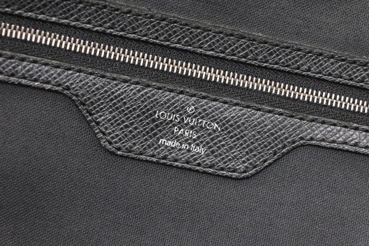 Louis Vuitton Igor Business Bag in Black Taiga Leather