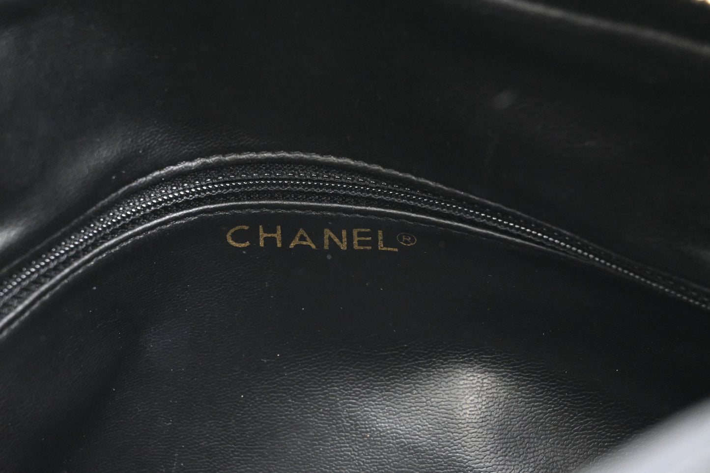 Chanel Chain Shoulder Bag in Black Leather