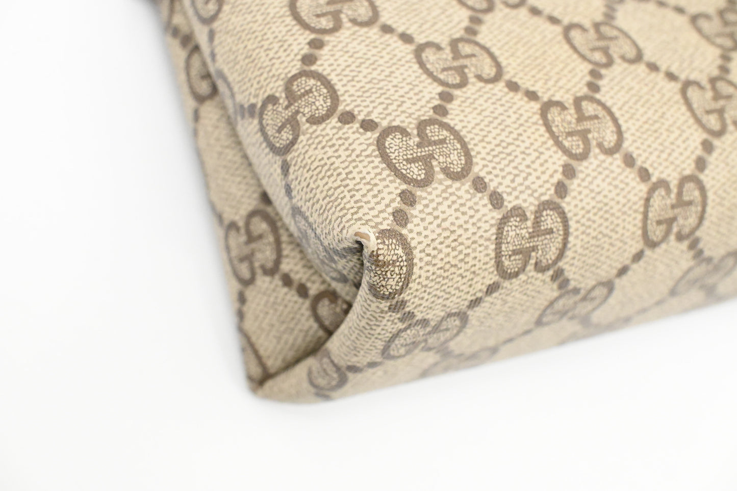 Gucci Pouch in GG Supreme Canvas