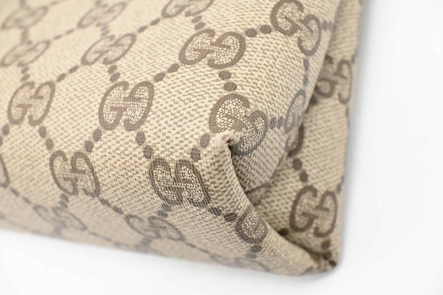 Gucci Pouch in GG Supreme Canvas