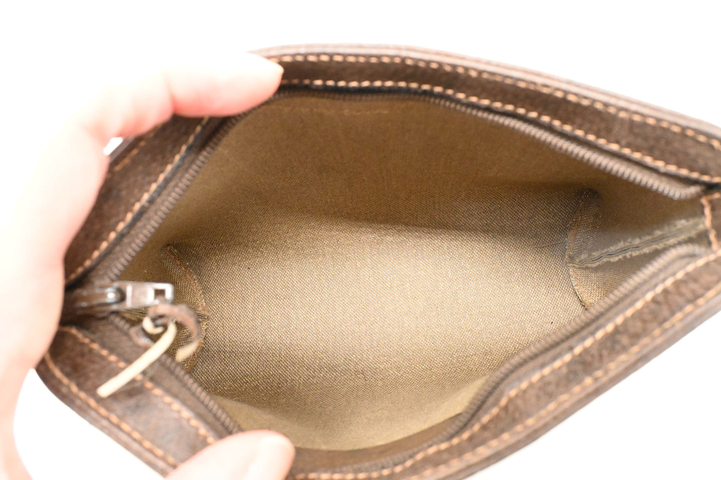 Gucci Pouch in GG Supreme Canvas