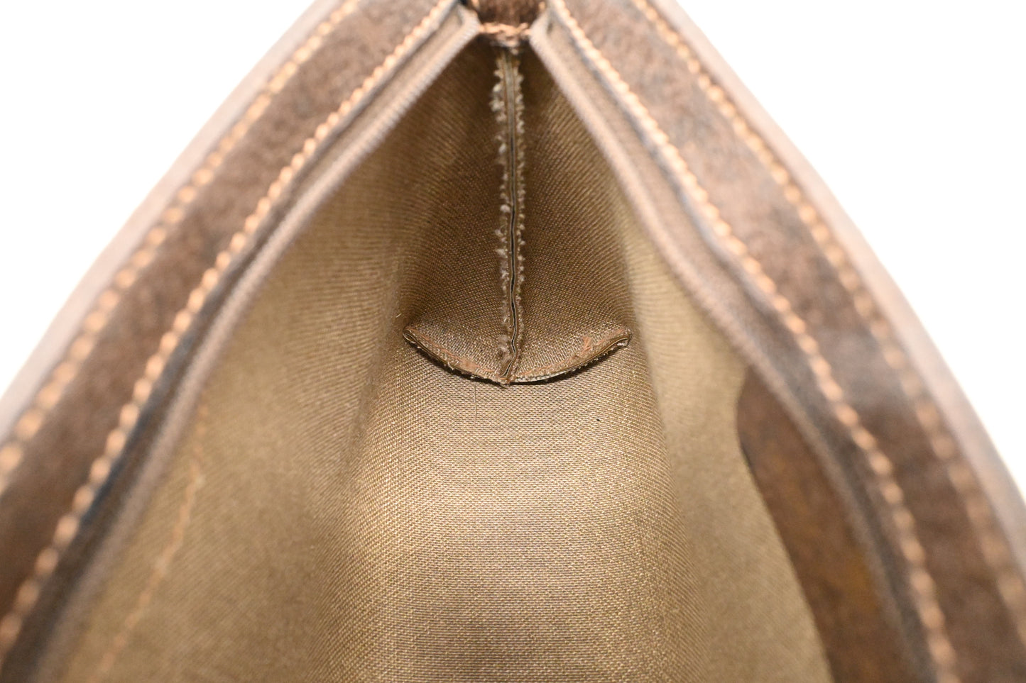 Gucci Pouch in GG Supreme Canvas