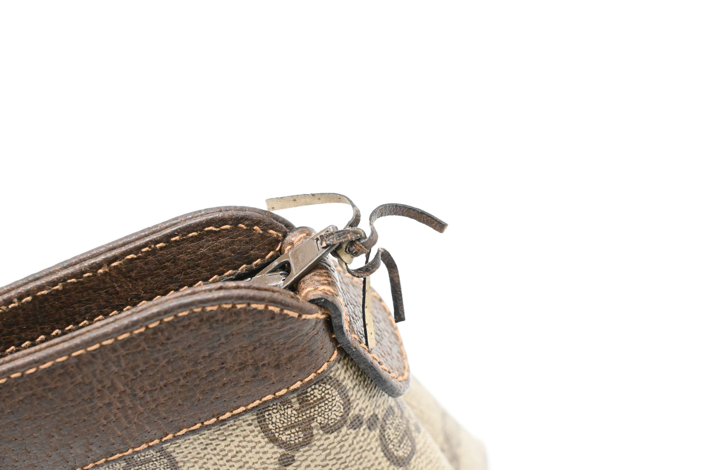 Gucci Pouch in GG Supreme Canvas