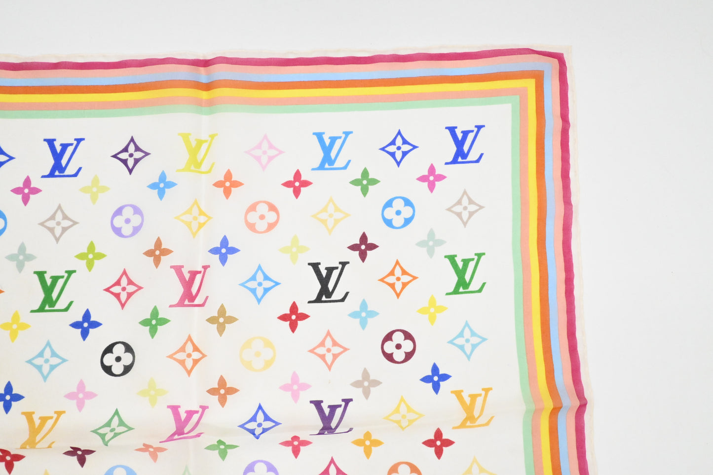Louis Vuitton Scarf in White Multicolor Silk