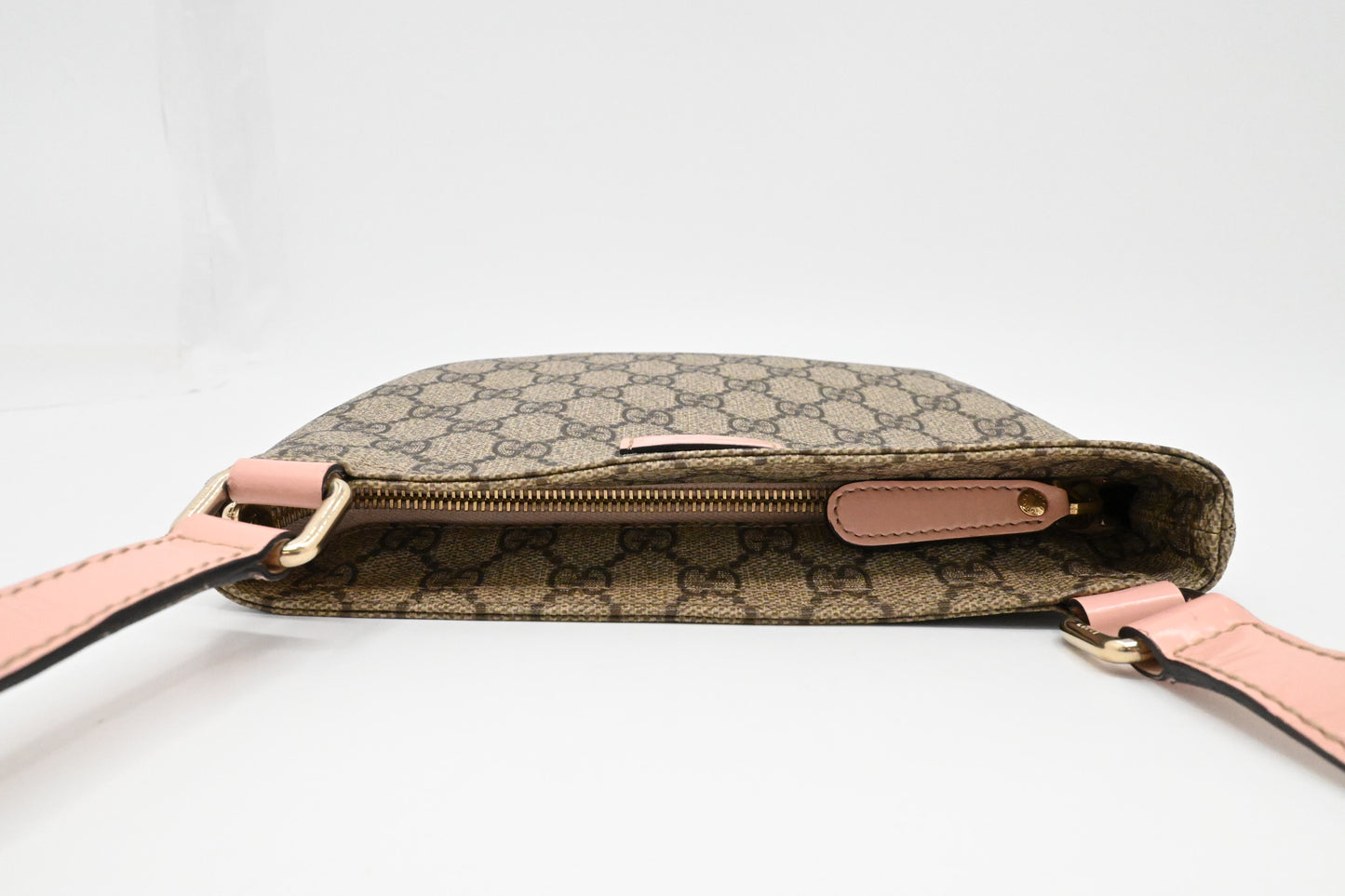 Gucci Crossbody in GG Supreme Canvas and Pink Patent Leather
