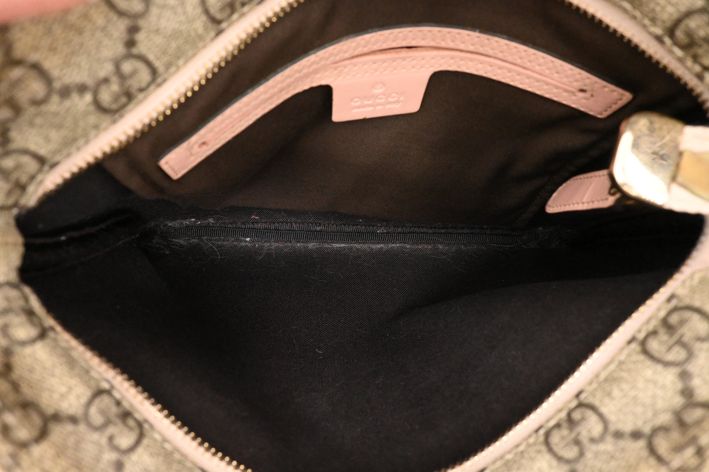 Gucci Crossbody in GG Supreme Canvas and Pink Patent Leather